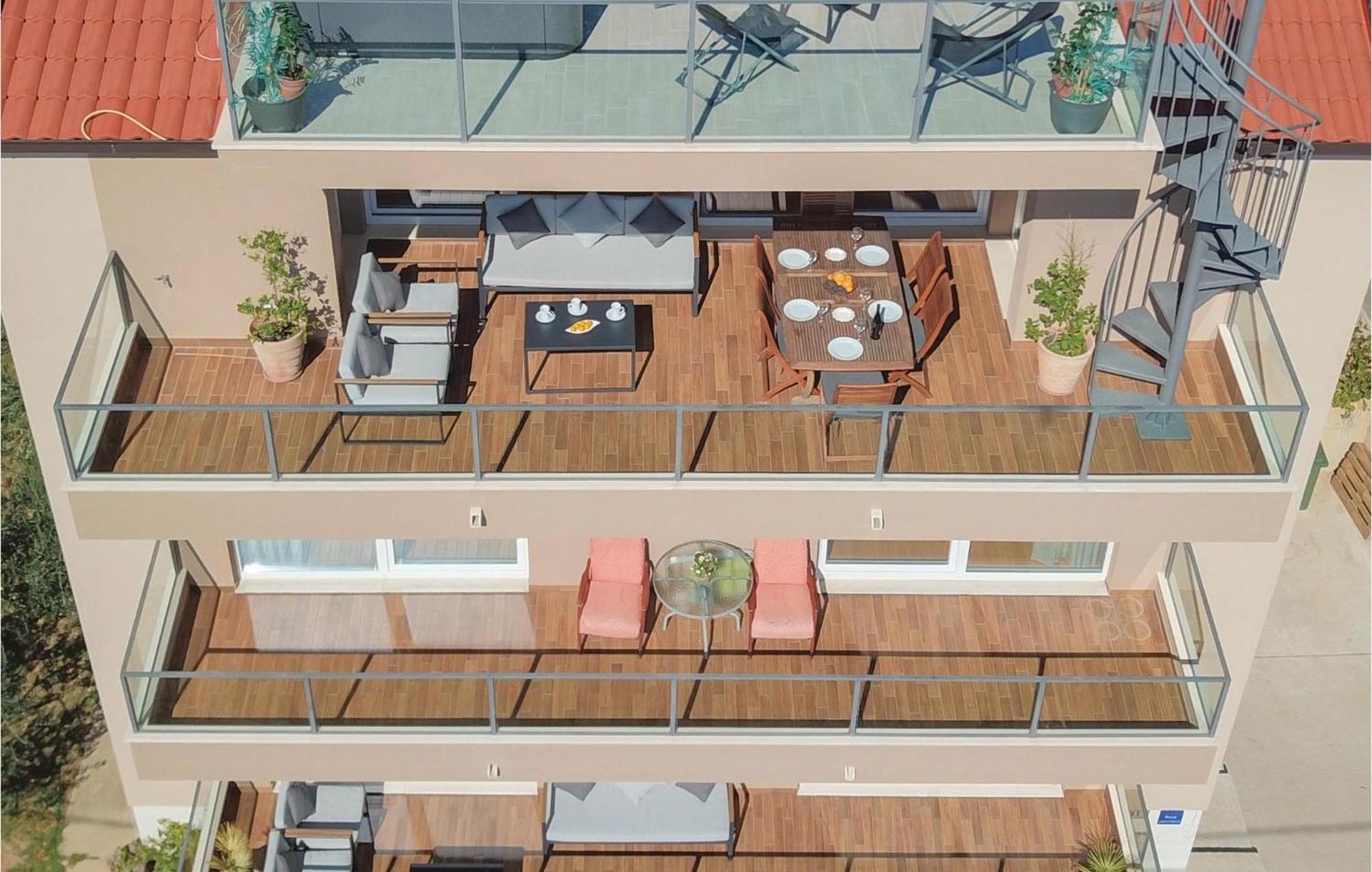 1 Bedroom Stunning Apartment In Kastel Gomilica Kastela Ngoại thất bức ảnh